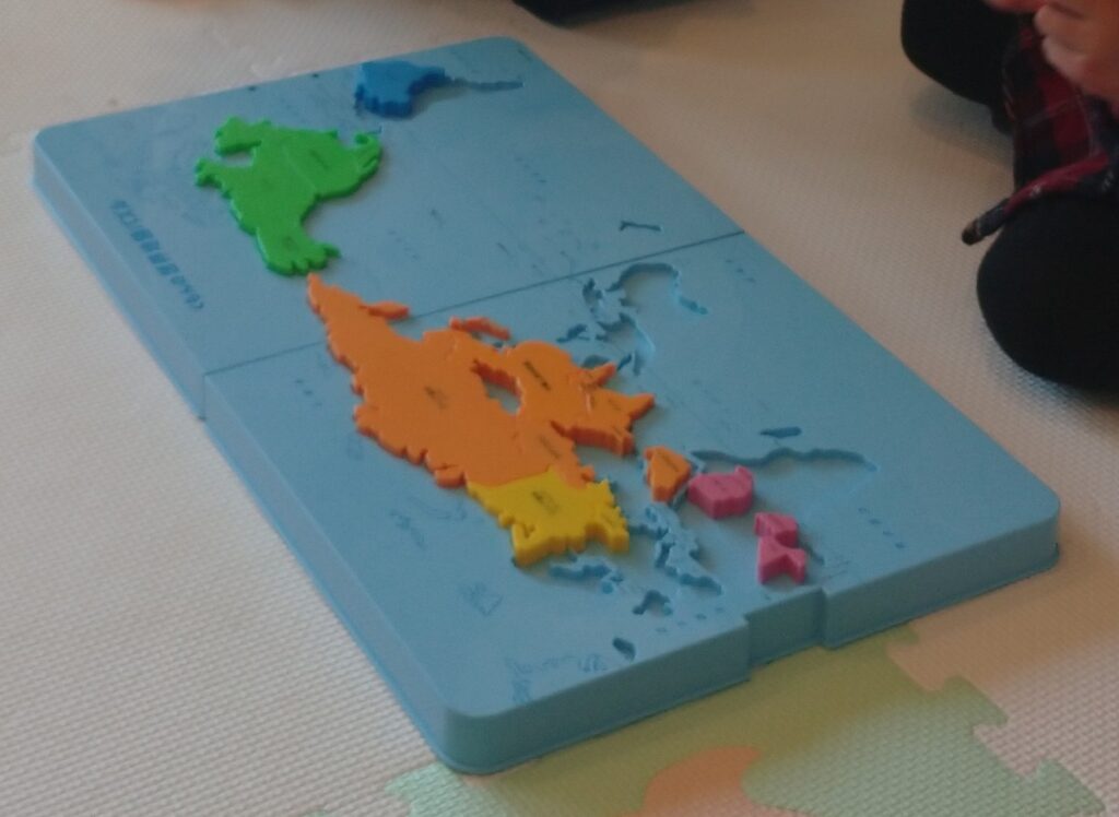 くもんの世界地図パズル